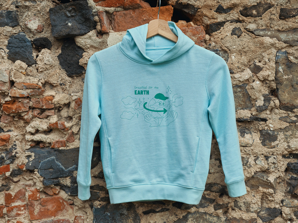 IQONIQ Yengo kids recycled cotton hoodie with sidepockets