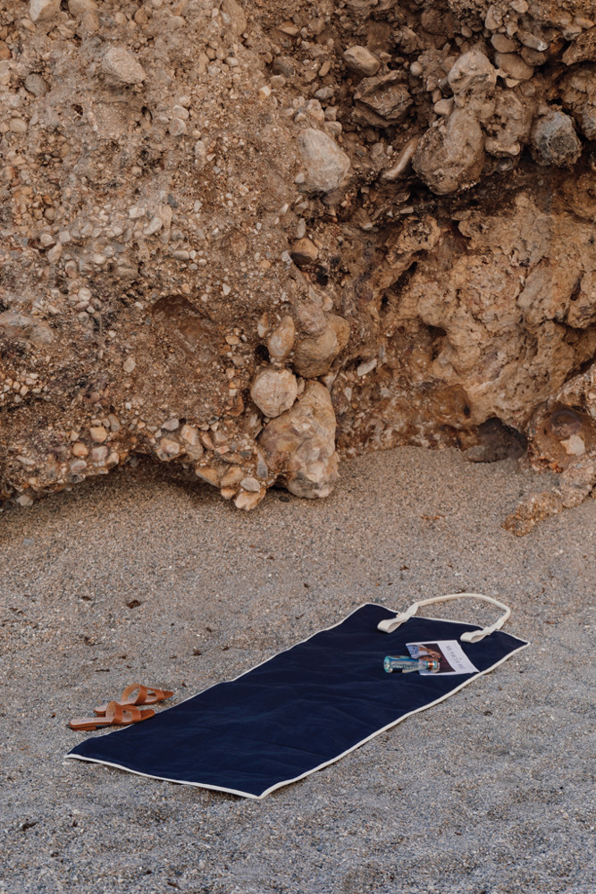 VINGA Volonne AWARE™ recycled canvas beach mat