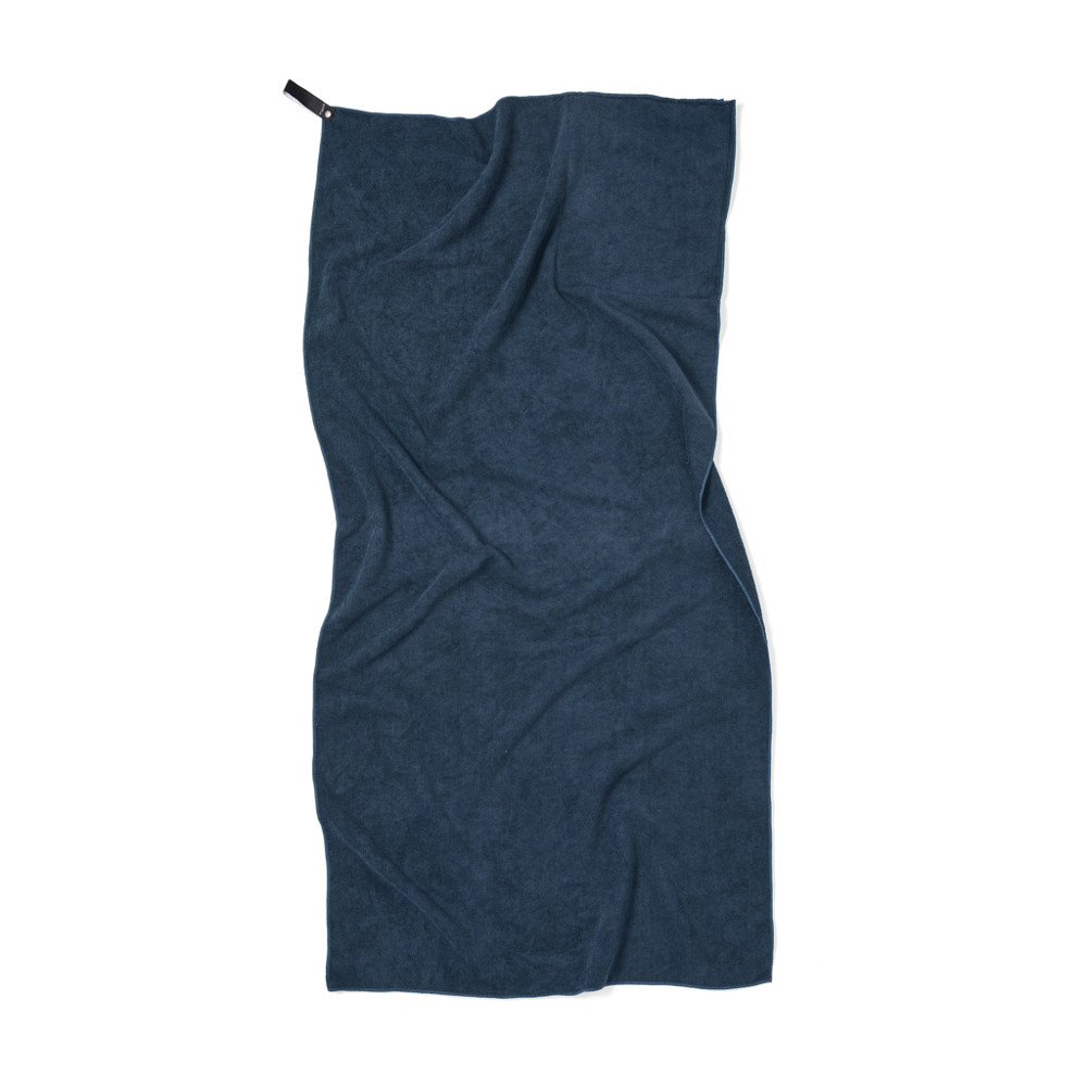 VINGA GRS RPET active dry towel 140 x 70cm - blue (± PMS 19-4125)