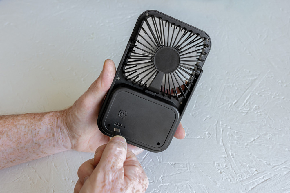 Aervina RCS recycled plastic re-chargeable desk fan