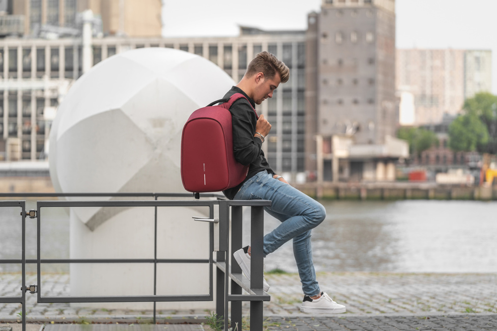 Bobby Hero Regular, Anti-theft backpack