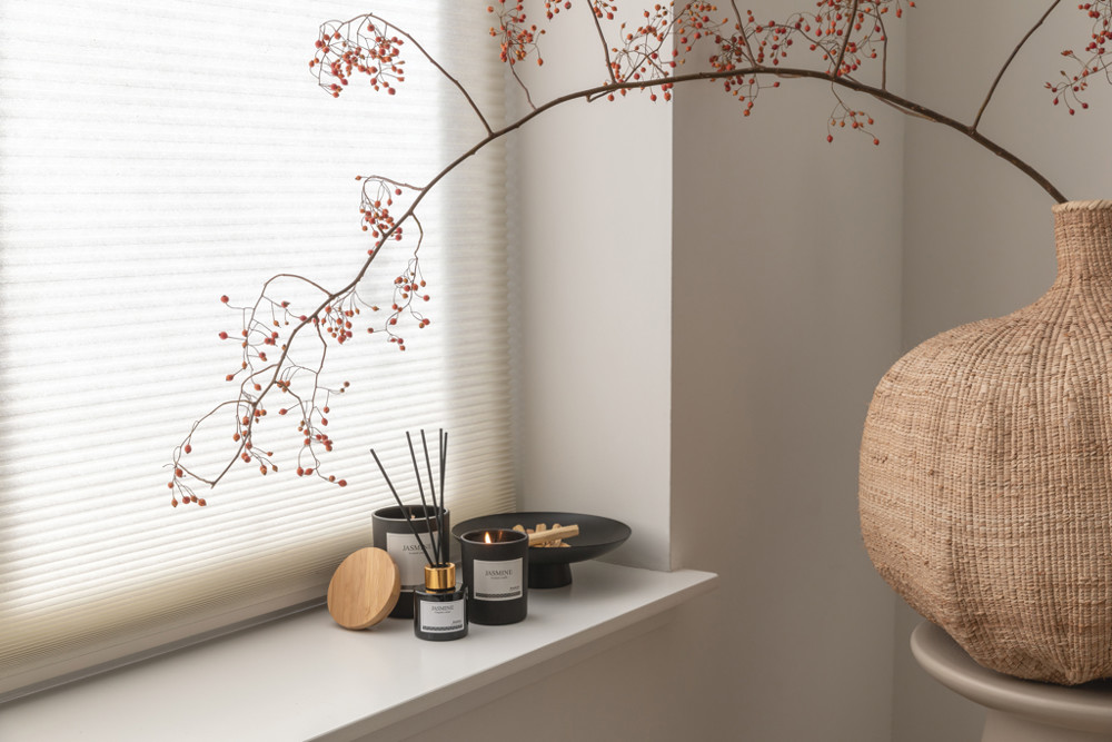 Ukiyo deluxe scented candle with bamboo lid