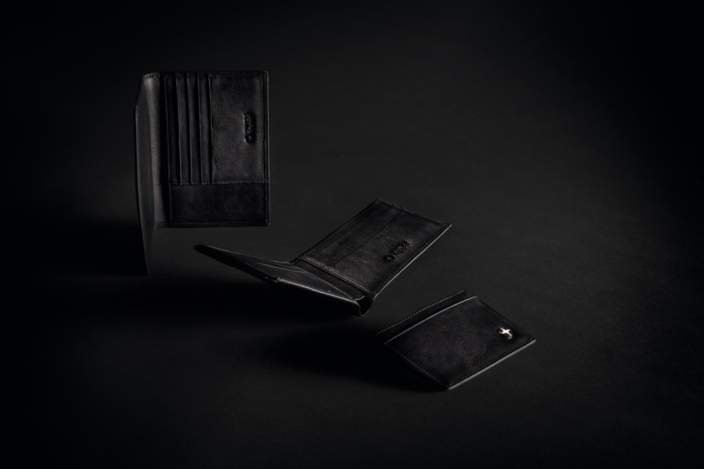 RFID anti-skimming passport holder