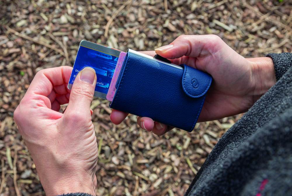 C-Secure RFID card holder & wallet