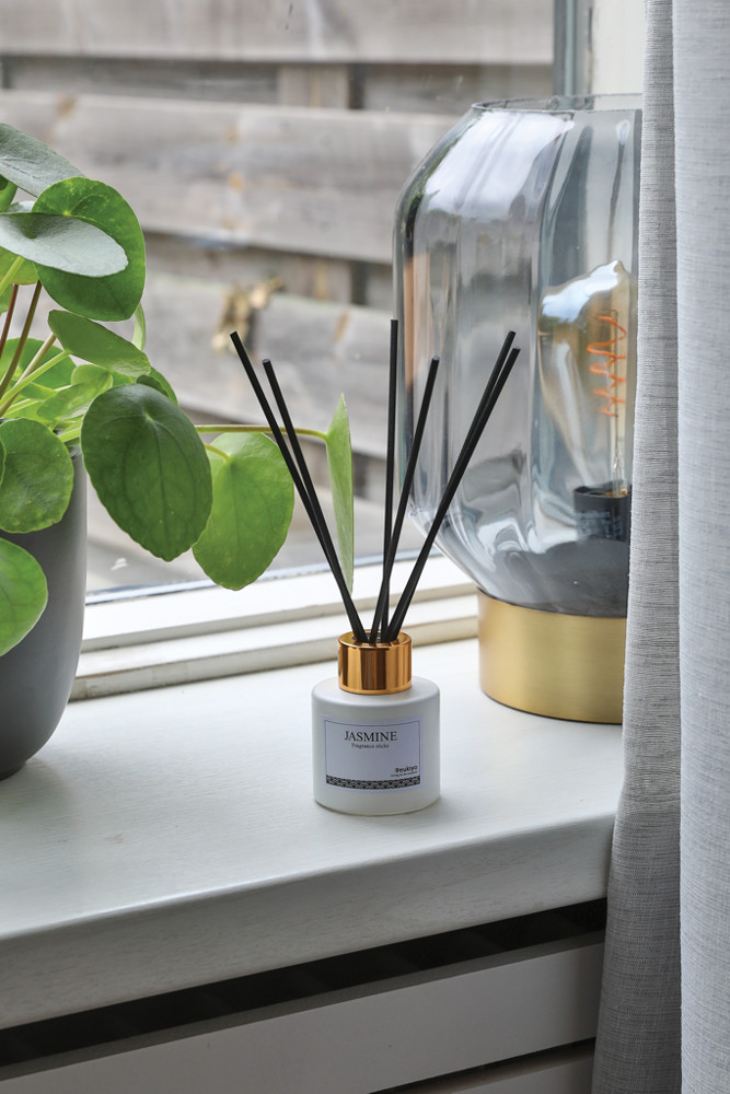 Ukiyo deluxe fragrance sticks